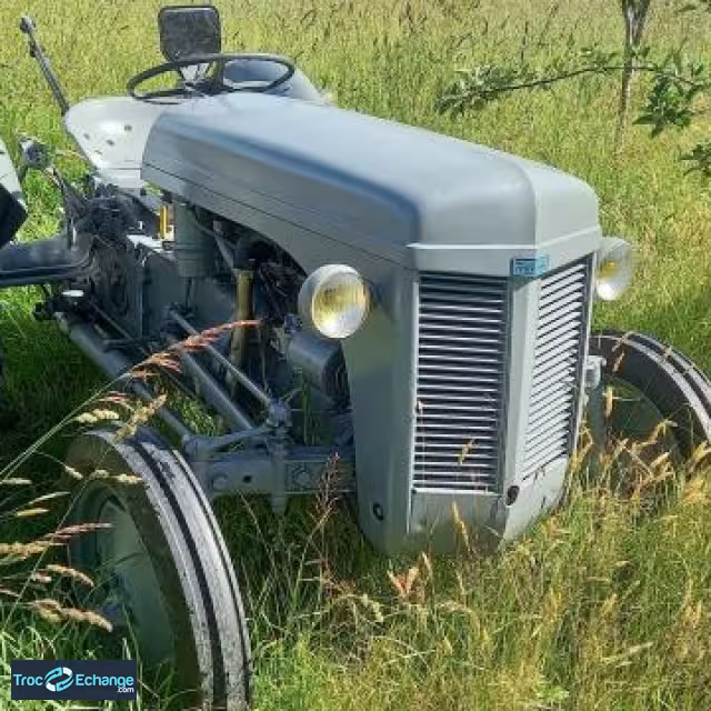 Tracteur massey ferguson tea20 